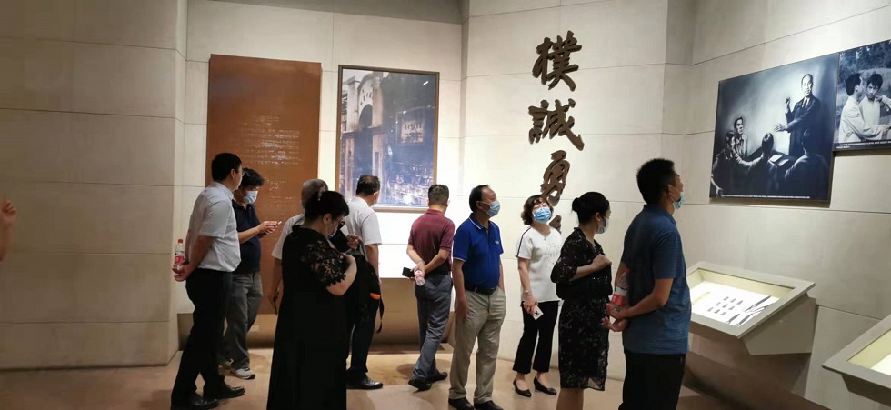参观照3.jpg